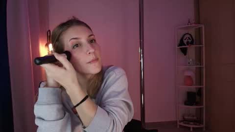 Snapshot of jacky_croft chatting on 12.17.25 Linda Sofia help me get to 100 thumbs up online show from 12.17.25