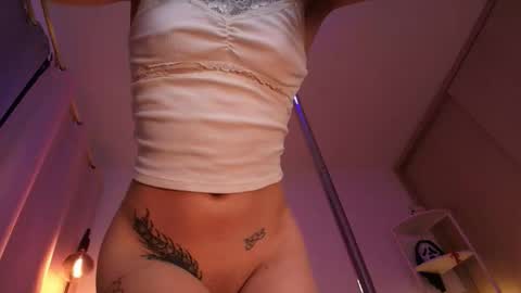 Snapshot of jacky_croft chatting on 12.19.25 Linda Sofia help me get to 100 thumbs up online show from 12.19.25