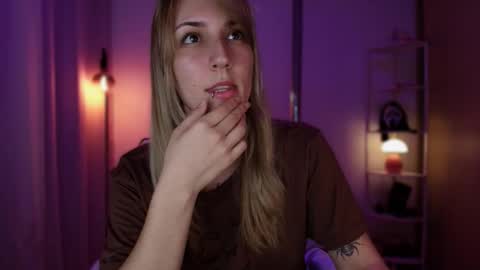 Linda Sofia help me get to 100 thumbs up online show from 03.22.26