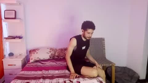 Snapshot of jacobmurphy2103 chatting on 11.06.25 JACOB ROBIN online show from 11.06.25