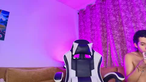 Snapshot of jacobo__parker21 chatting on 12.04.25 jacobo parker online show from 12.04.25