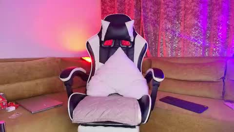 Snapshot of jacobo__parker21 chatting on 12.16.25 jacobo parker online show from 12.16.25