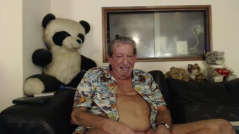 Snapshot of jacques_de_france chatting on 03.08.26 Jacques online show from 03.08.26