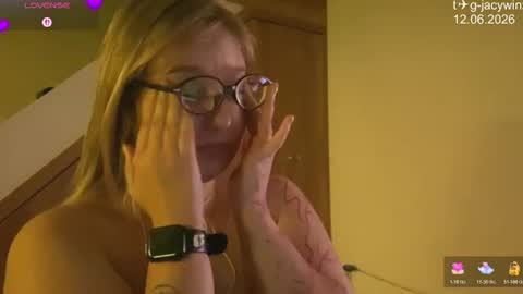 Snapshot of jacywinslat chatting on 06.12.26 jacywinslat online show from 06.12.26