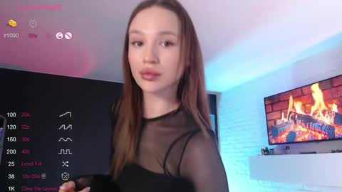 Snapshot of jade__swift chatting on 10.11.25 Jade online show from 10.11.25