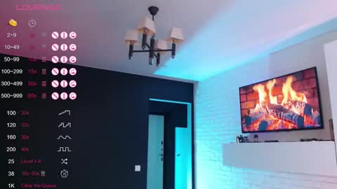 Snapshot of jade__swift chatting on 10.28.25 Jade online show from 10.28.25