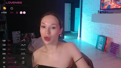 Snapshot of jade__swift chatting on 12.21.25 Jade online show from 12.21.25