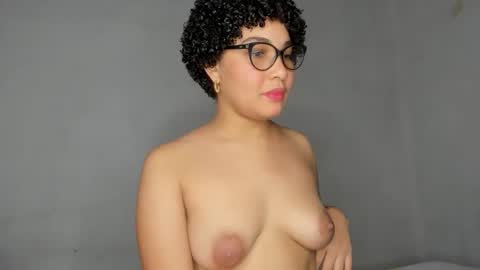 Snapshot of jade_dorthini chatting on 12.02.25 Jadeleidy Dorthini online show from 12.02.25