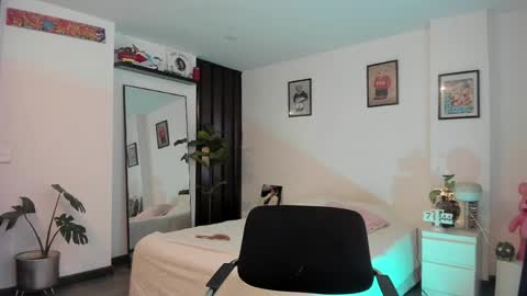 Jade  independent model online show from 05.04.26