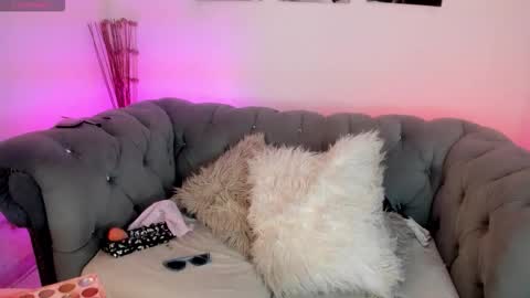 Snapshot of jade_sweetie chatting on 12.03.25 Jade online show from 12.03.25