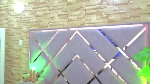 Snapshot of jade_white_ chatting on 01.08.26 jade white online show from 01.08.26