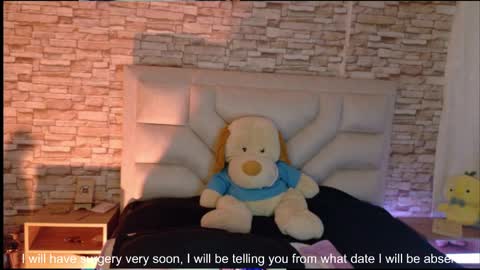 jade white  online show from 04.30.26
