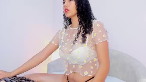 Snapshot of jadebenelli chatting on 02.03.26 Jade online show from 02.03.26