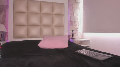 jadeestudios online show from 01.10.25