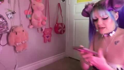 Jade Isabel online show from 02.11.25