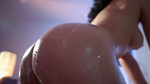 Snapshot of jadeperez_ chatting on 12.16.24 Jade online show from 12.16.24