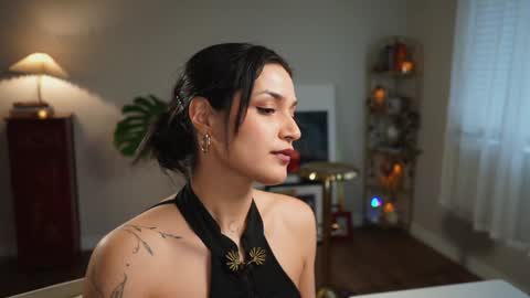 Snapshot of jadeperez_ chatting on 01.07.25 Jade online show from 01.07.25