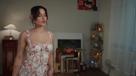 Snapshot of jadeperez_ chatting on 01.10.25 Jade online show from 01.10.25