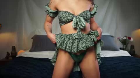 Snapshot of jadeperez_ chatting on 03.12.25 Jade online show from 03.12.25