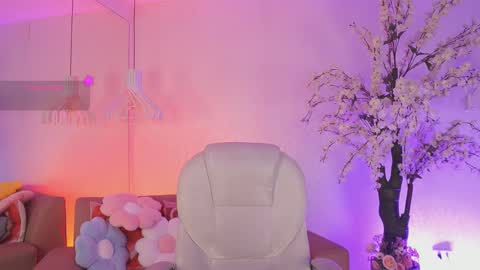 Jade Summer online show from 02.21.26