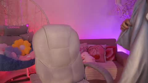 Jade Summer online show from 05.15.26