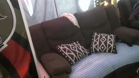 Jamie Rose Queenschild ever... online show from 02.28.25