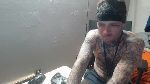 showingitoff online show from 10.08.25