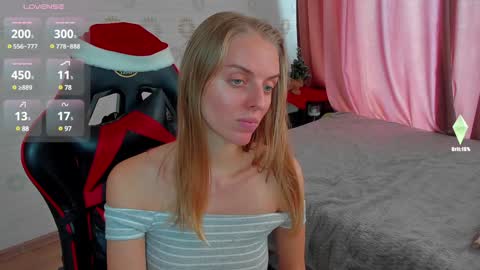 Snapshot of jam_cream chatting on 12.28.24 Sofia online show from 12.28.24