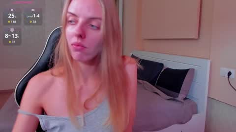 Snapshot of jam_cream chatting on 01.26.25 Sofia online show from 01.26.25