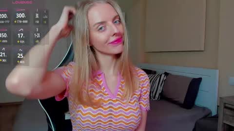 Snapshot of jam_cream chatting on 02.17.25 Sofia online show from 02.17.25