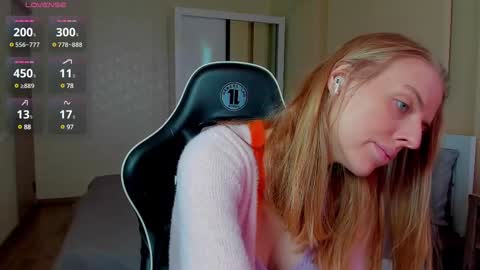 Snapshot of jam_cream chatting on 02.25.25 Sofia online show from 02.25.25