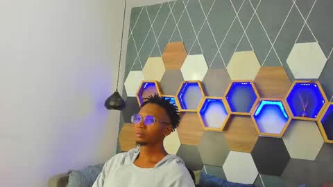 Snapshot of jamalmyst_ chatting on 02.21.25 online show from 02.21.25