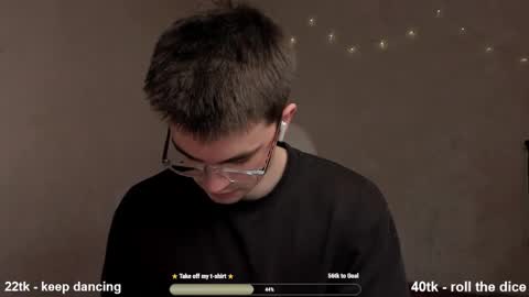 Snapshot of jame_flow chatting on 03.04.25 Hey there Im Jame online show from 03.04.25