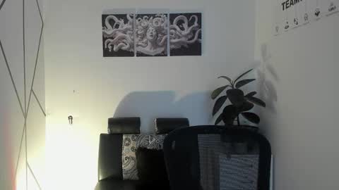 james_adamss_ online show from 12.16.25