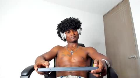 james_makony_1 online show from 01.15.25