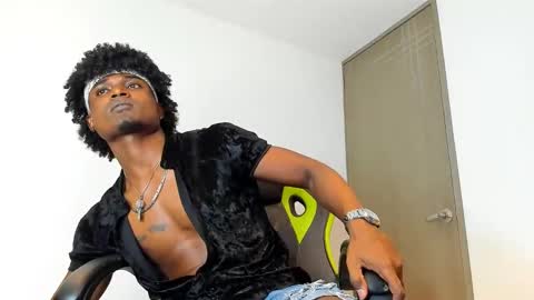 james_makony_1 online show from 01.20.25