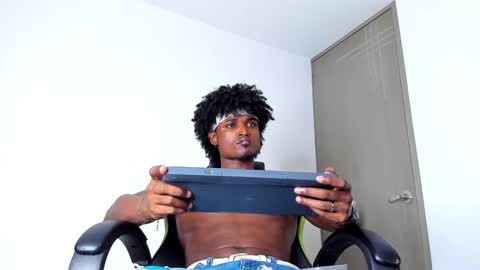 james_makony_1 online show from 01.22.25