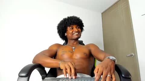 james_makony_1 online show from 02.05.25