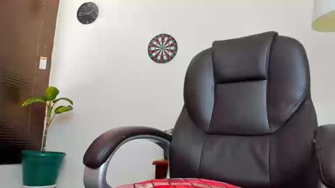 Snapshot of james_thick1 chatting on 09.23.25 James online show from 09.23.25