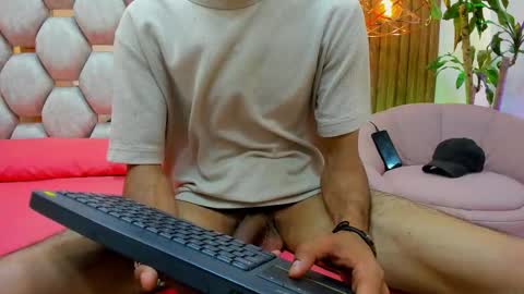 Snapshot of james_walsh chatting on 01.18.26 James Walsh online show from 01.18.26