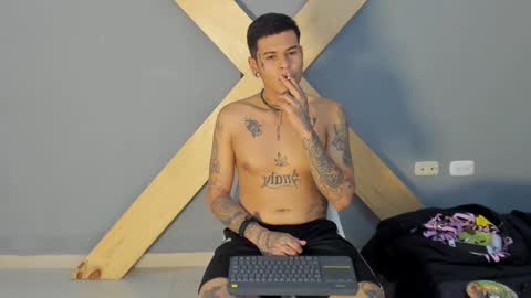 Snapshot of jamesinked_ chatting on 12.10.24 Jamesinked  online show from 12.10.24