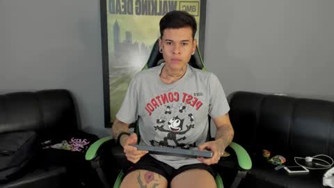 Snapshot of jamesinked_ chatting on 12.15.24 Jamesinked  online show from 12.15.24