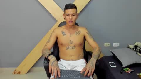 Snapshot of jamesinked_ chatting on 12.26.24 Jamesinked  online show from 12.26.24