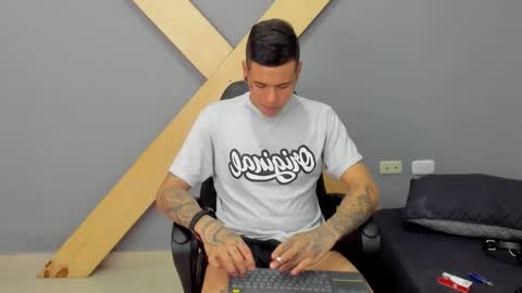 Snapshot of jamesinked_ chatting on 12.27.24 Jamesinked  online show from 12.27.24