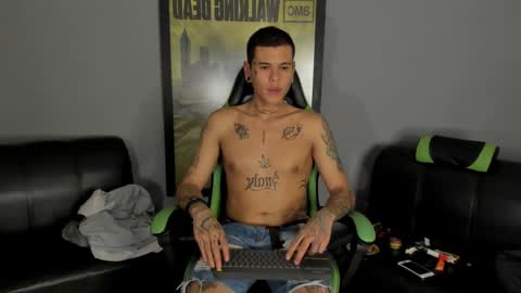 Snapshot of jamesinked_ chatting on 01.14.25 Jamesinked  online show from 01.14.25