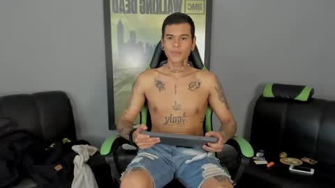 Snapshot of jamesinked_ chatting on 02.12.25 Jamesinked  online show from 02.12.25