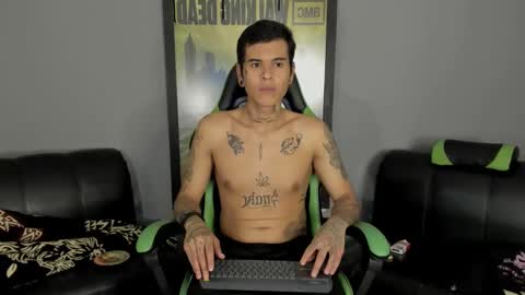 Snapshot of jamesinked_ chatting on 03.09.25 Jamesinked  online show from 03.09.25
