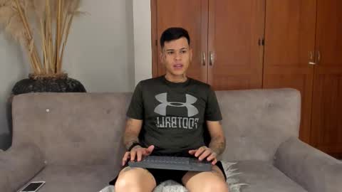 Snapshot of jamesinked_ chatting on 12.03.25 Jamesinked online show from 12.03.25