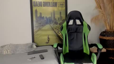 Snapshot of jamesinked_ chatting on 01.11.26 Jamesinked online show from 01.11.26