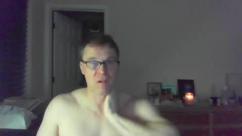 Snapshot of jamesjewels chatting on 02.12.25 jamesjewels online show from 02.12.25